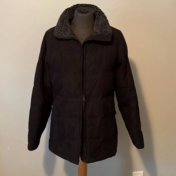L.L. Bean Women's Black Long Sleeve Full Zip Down Winter Coat Size Small - Picture 3 of 8